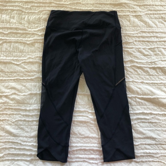 lululemon Navy Running Crops - Picture 3 of 8